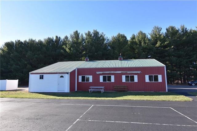 view of outdoor structure