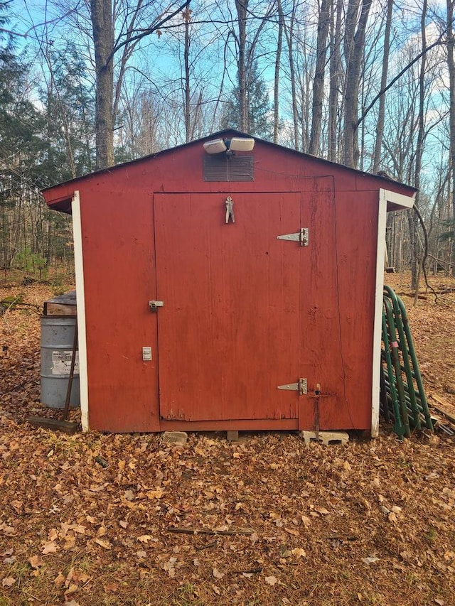 view of outdoor structure