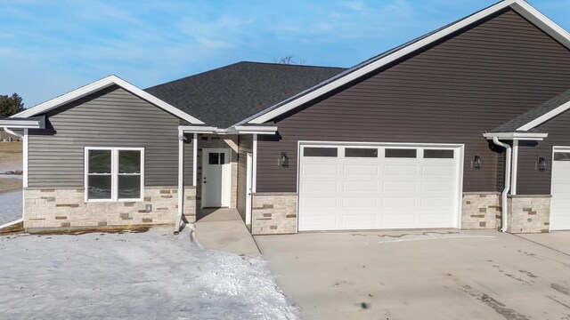 view of front facade featuring a garage