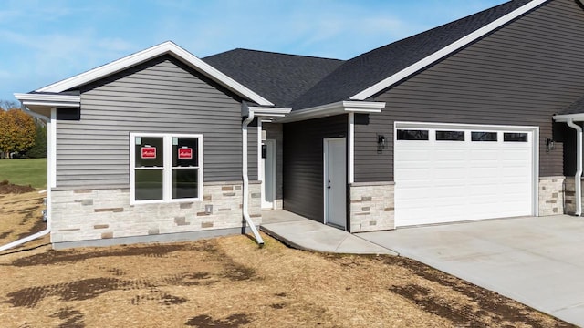 view of front of house featuring a garage