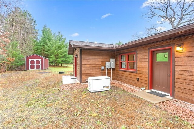 view of yard with a storage shed