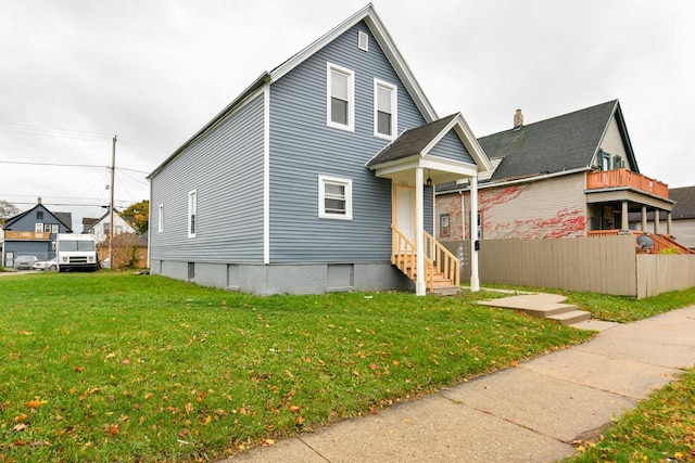 view of front of house with a front lawn