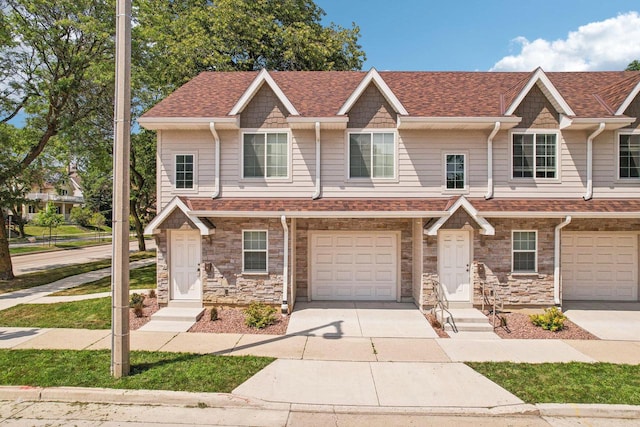 view of front of property featuring a garage