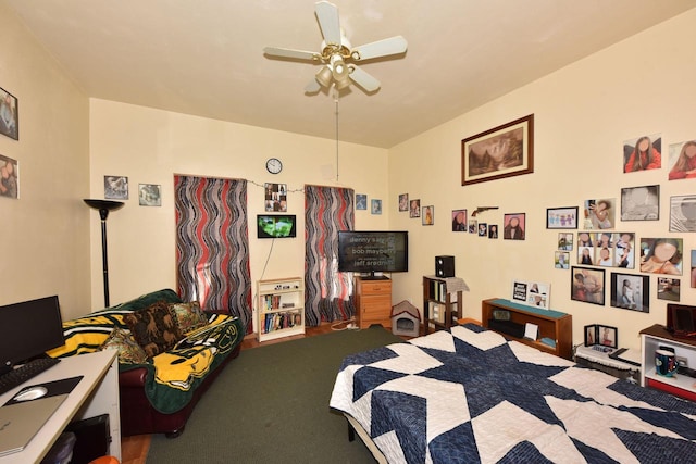 bedroom featuring carpet floors and ceiling fan