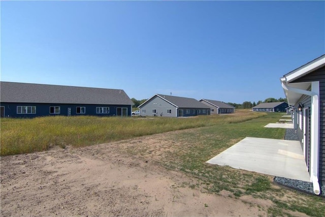 view of yard with a patio