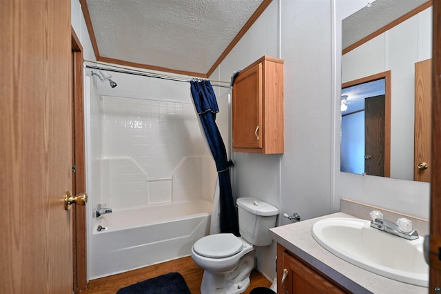 full bathroom featuring hardwood / wood-style flooring, a textured ceiling, shower / tub combo with curtain, and vaulted ceiling