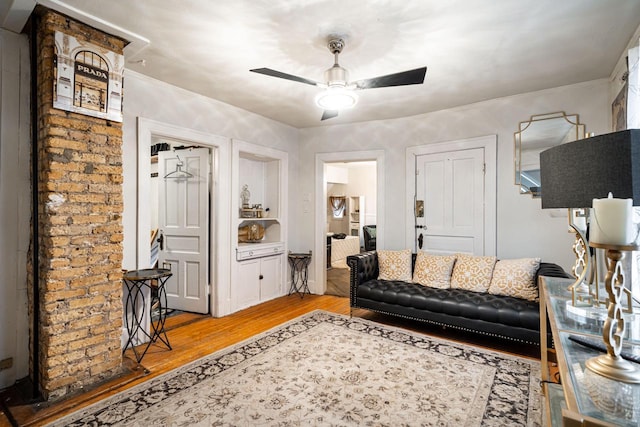 330 E Locust St, Milwaukee, WI 53212 - living area with light wood-type flooring and ceiling fan