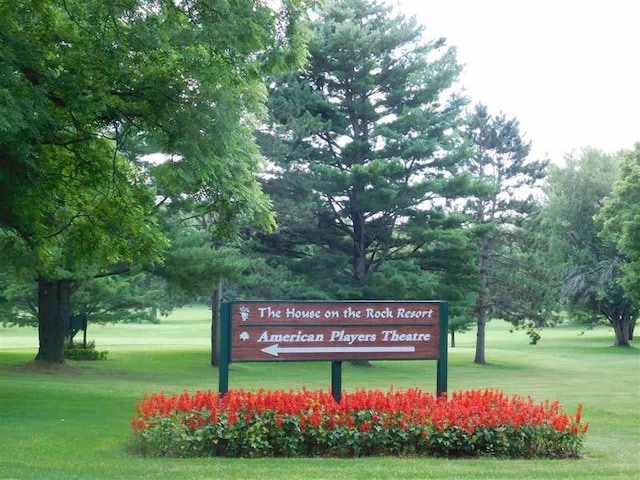 1609 S Springs Dr, Spring Green, WI 53588