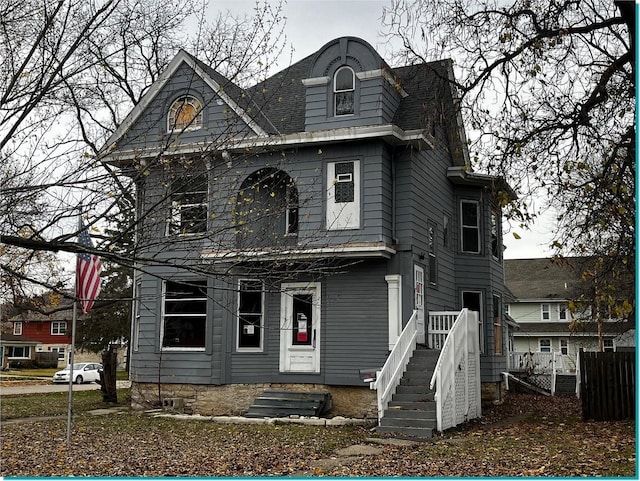 view of front of property