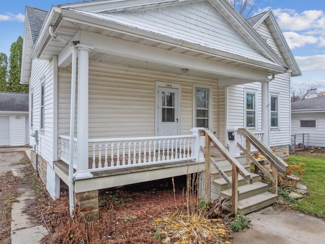 view of front of property with covered porch