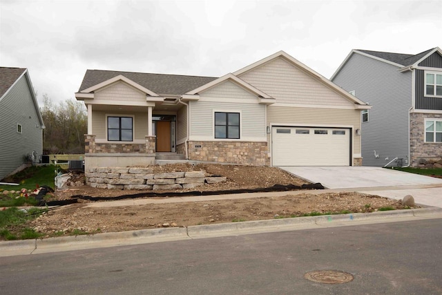 view of front facade featuring a garage