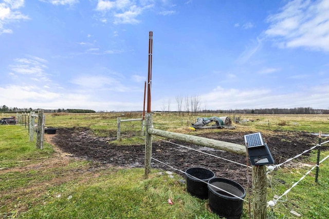 view of yard featuring a rural view