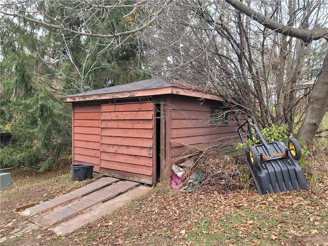 view of outbuilding