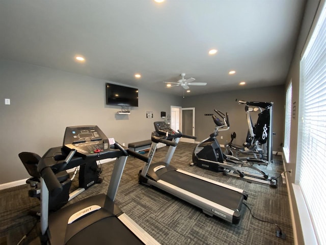 exercise room featuring ceiling fan