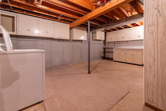 basement with washer / clothes dryer