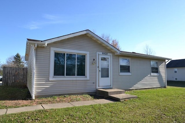 view of front of house featuring a front yard