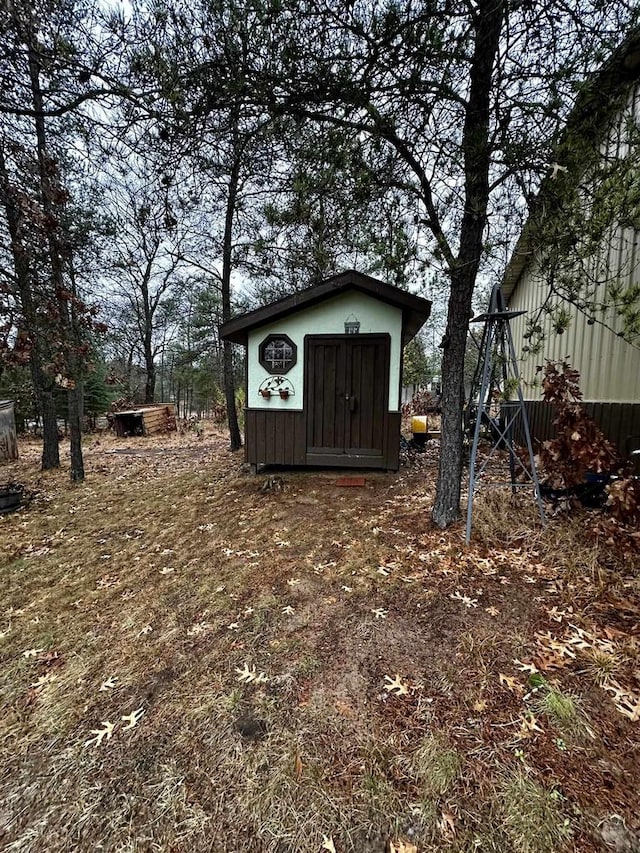 view of outbuilding