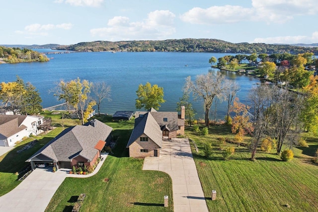 bird's eye view featuring a water view