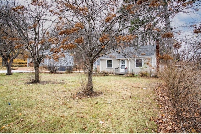 view of front of house with a front yard