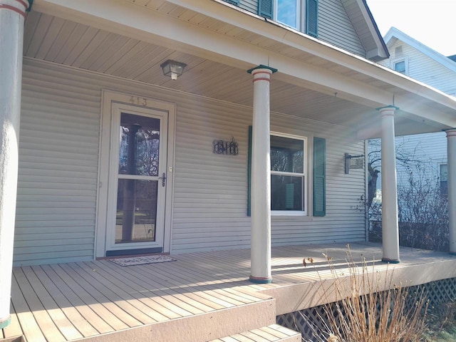 entrance to property with covered porch