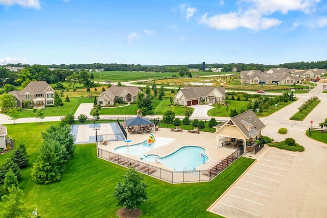 view of swimming pool