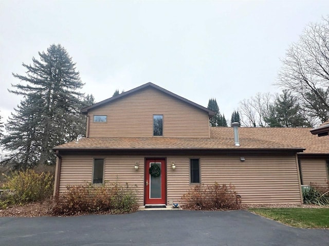 6641 N Kennedy Rd, Milton, WI 53563 - view of front facade with roof with shingles
