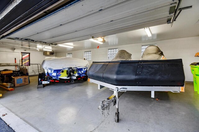 2572 N Shore Dr, Delavan, WI 53115 - view of garage
