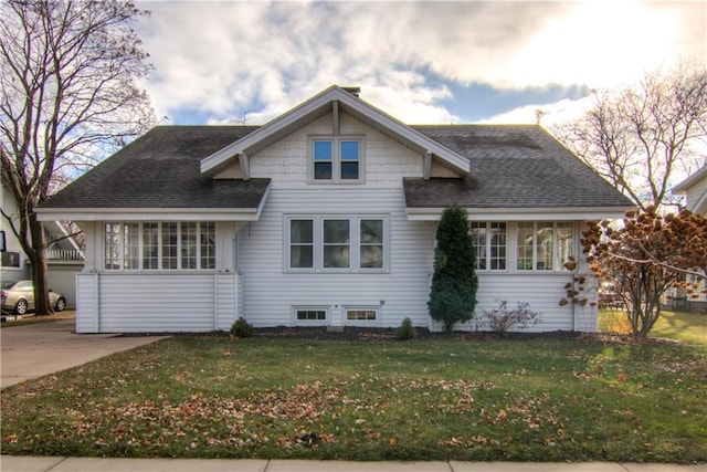 view of front of home with a front yard