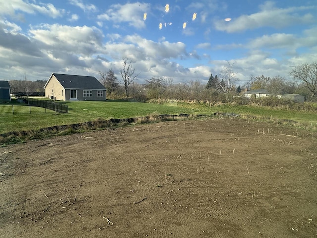 view of yard featuring a rural view