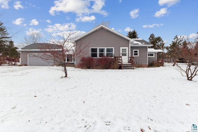 121 E Bayfield St, Washburn, WI 54891 - view of front facade with a garage