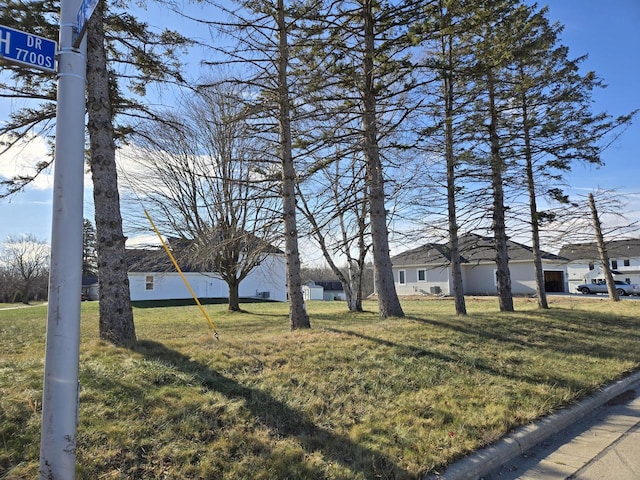 Listing photo 2 for 7705 W Faith Dr Unit 2, Franklin WI 53132