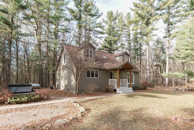 view of front of property with a front lawn