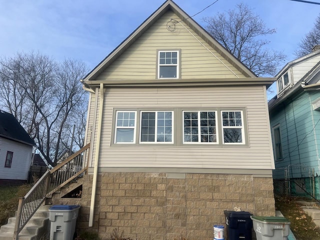 2757 N 11th Ln, Milwaukee, WI 53206 - view of side of property with stairs