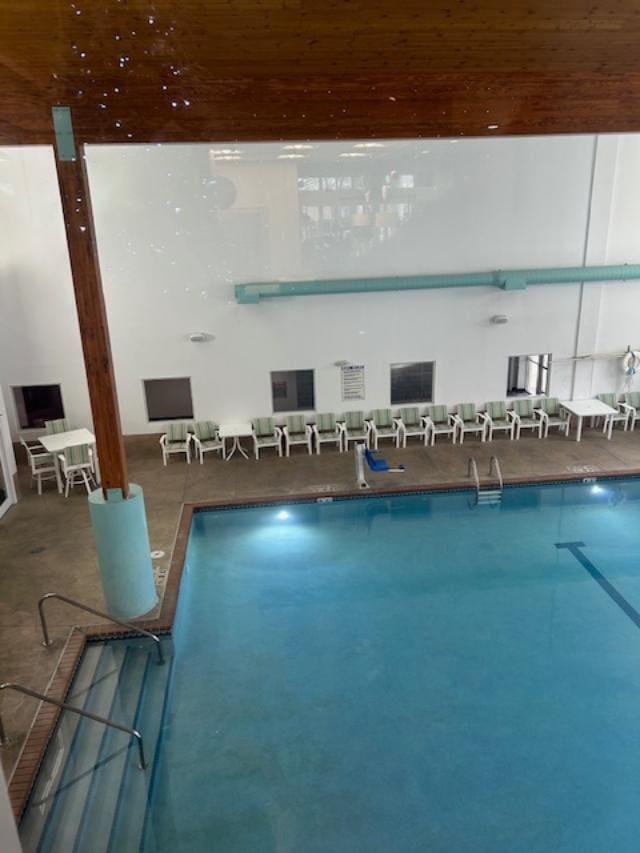 view of swimming pool