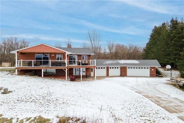 view of front of property featuring a wooden deck