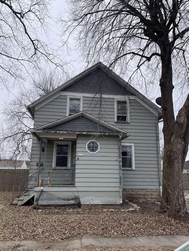 view of front of property