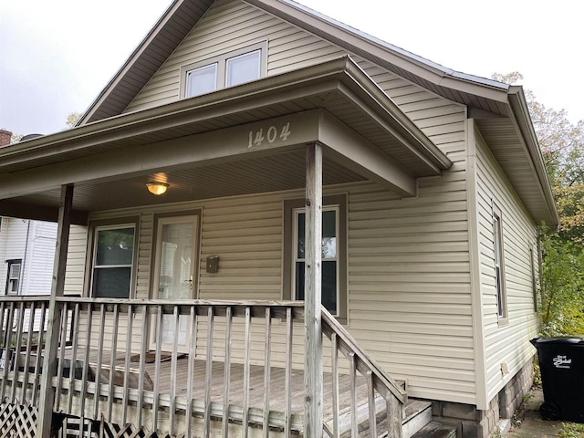 view of front facade featuring a porch