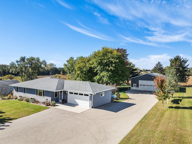 ranch-style house featuring a front yard