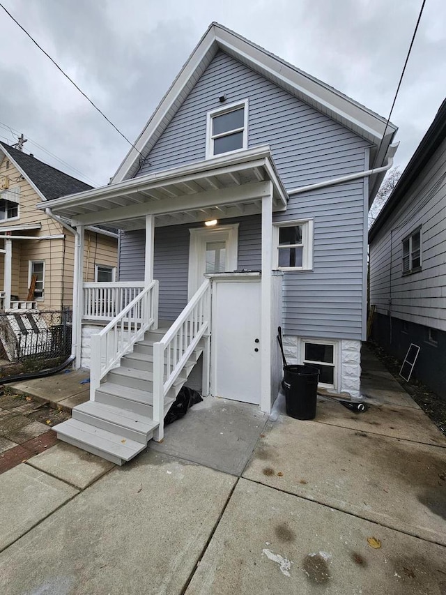 view of front facade featuring covered porch