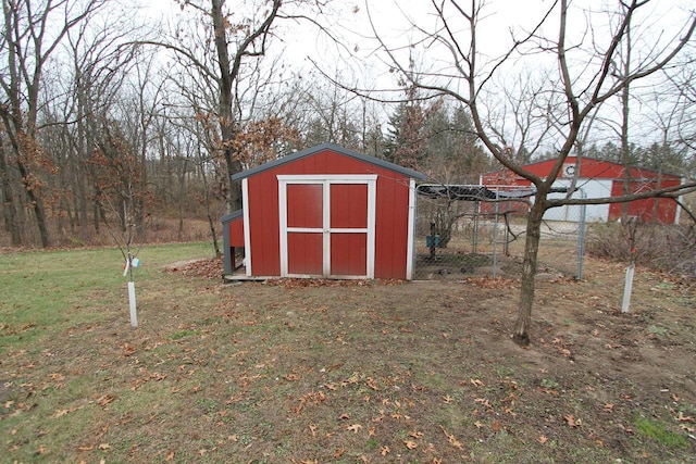 view of outdoor structure featuring a yard