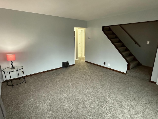 spare room with carpet flooring