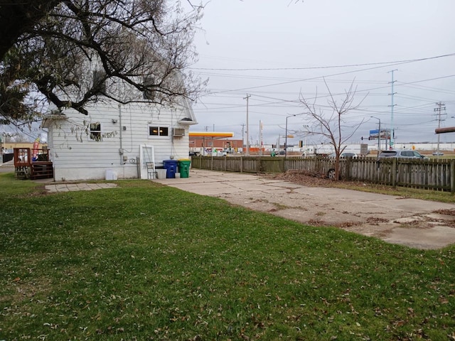 view of yard with a patio