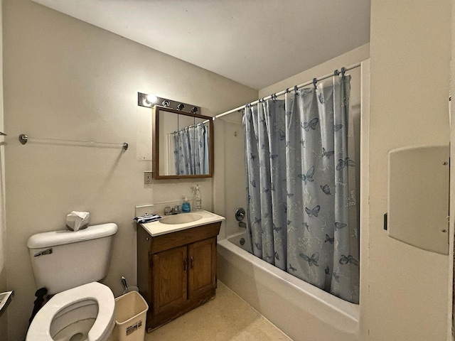 637 N Wright Rd, Janesville, WI 53546 - full bathroom featuring shower / bath combination with curtain and vanity