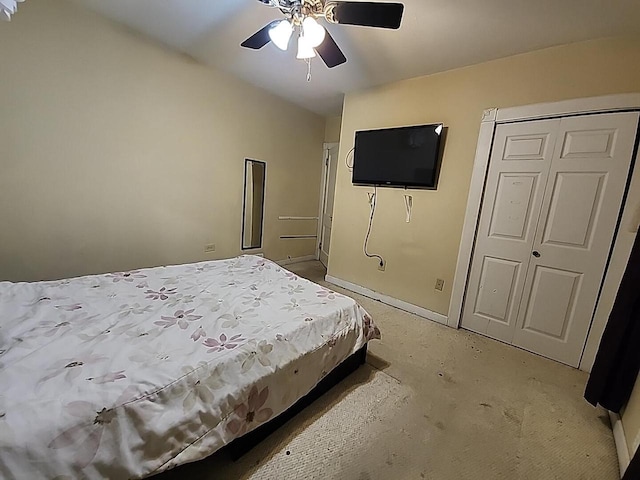 bedroom with ceiling fan