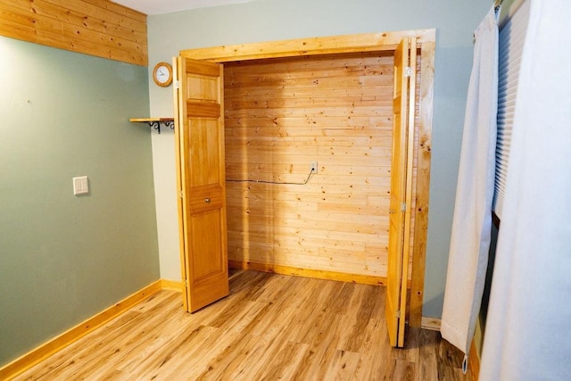 interior space with light hardwood / wood-style floors