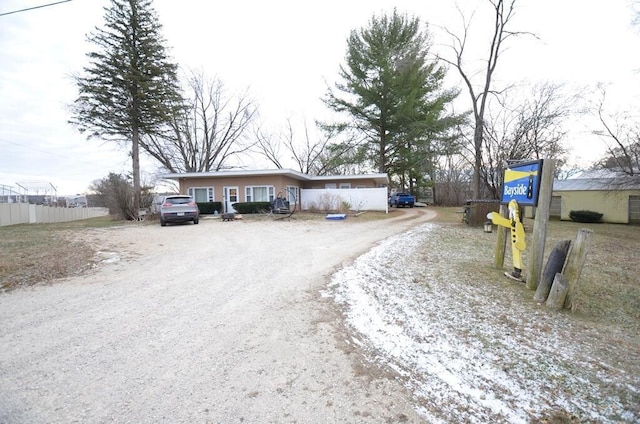 view of front of property