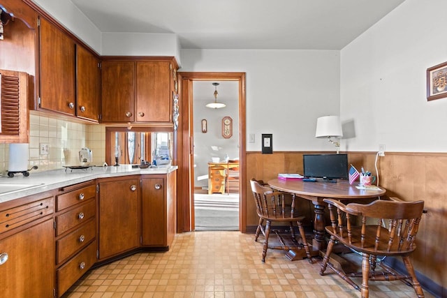 kitchen featuring tasteful backsplash