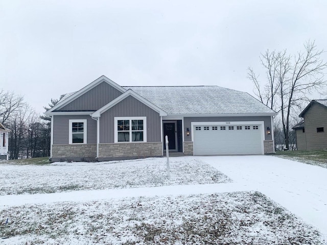 view of front facade featuring a garage