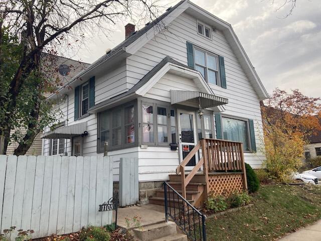 view of front of home