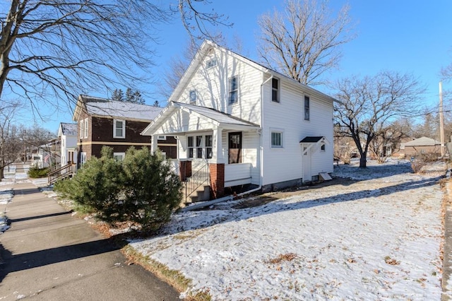 view of front of house featuring covered porch